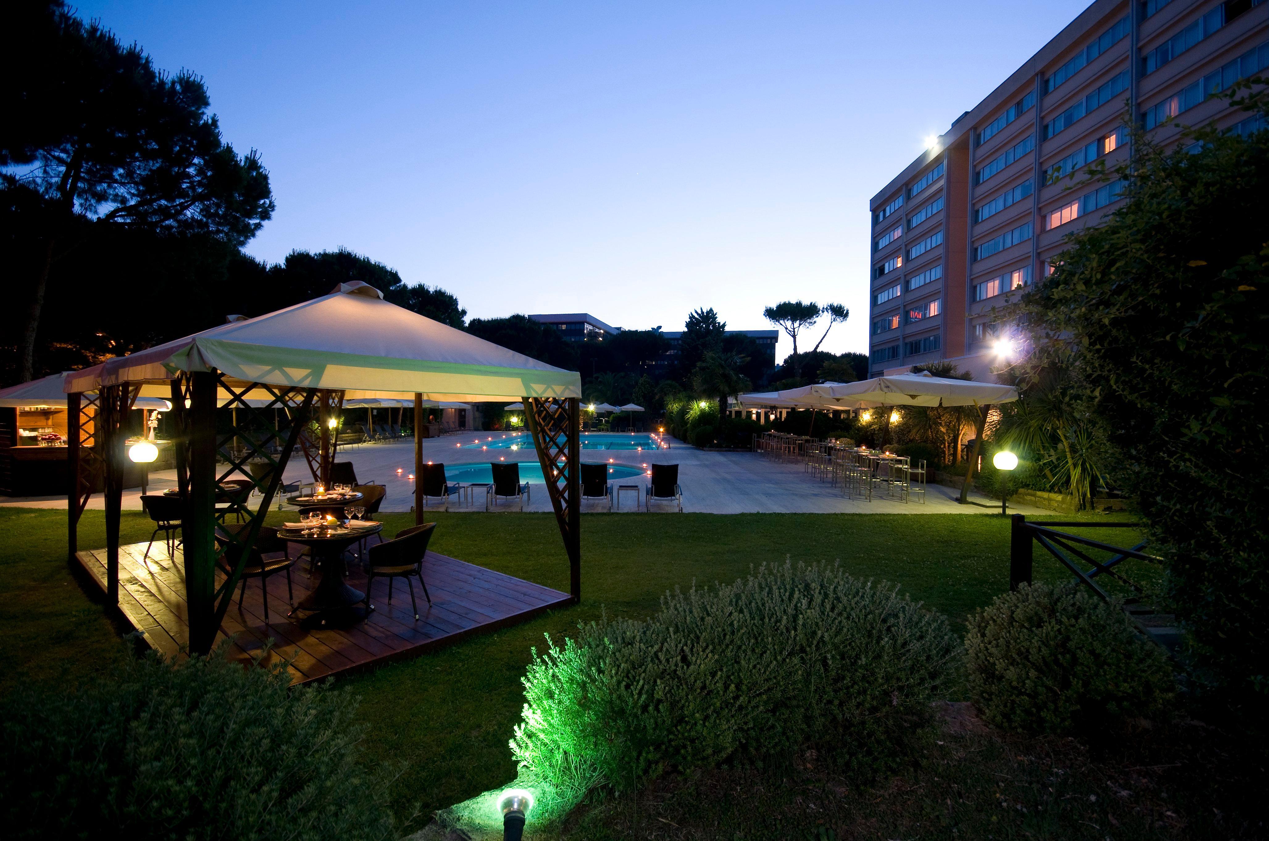 Holiday Inn Rome - Eur Parco Dei Medici, An Ihg Hotel Exterior foto